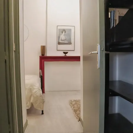 La Tour Des Songes Place Dampmartin Apartment