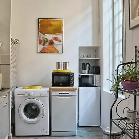La Tour Des Songes Place Dampmartin Apartman Uzès