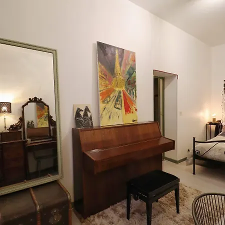 Apartment La Tour Des Songes Place Dampmartin Uzes