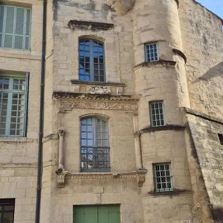 La Tour Des Songes Place Dampmartin *